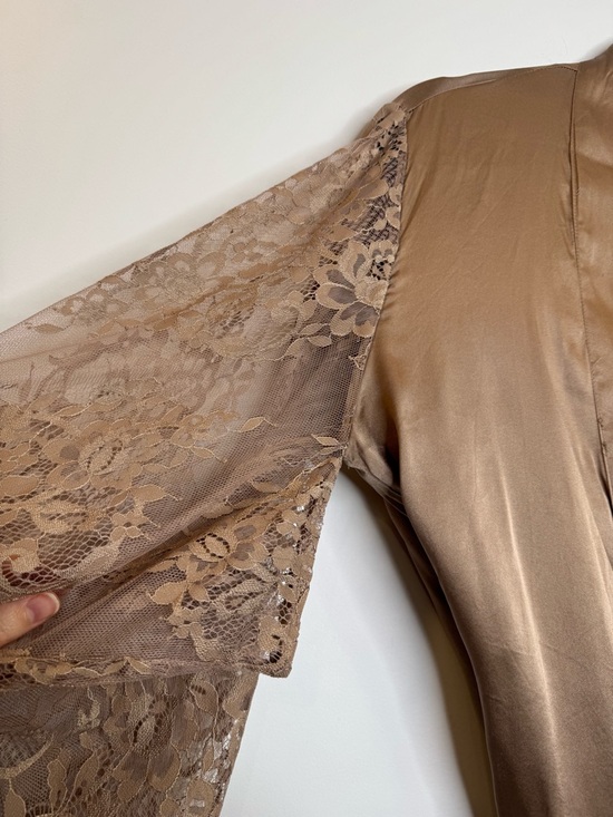 Hunkemöller Noir collection Taupe Lace-Sleeve Satin Robe Kimono Silk - Picture 8 of 11
